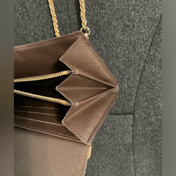 ✅AUTHENTIC AVAILABLE LONG DAMIER LOUIS VUITTON WALLET - Picture 11 of 16